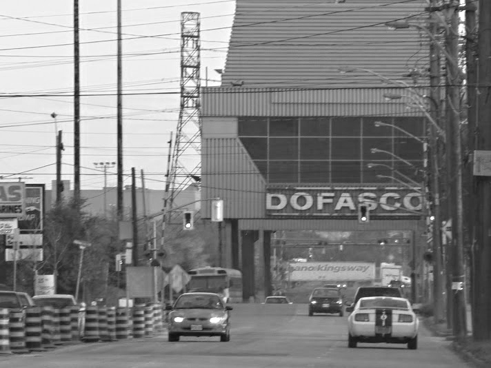 Looking north on Ottawa St to Dofasco sign.